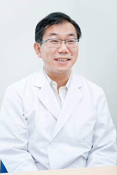 八辻 賢院長