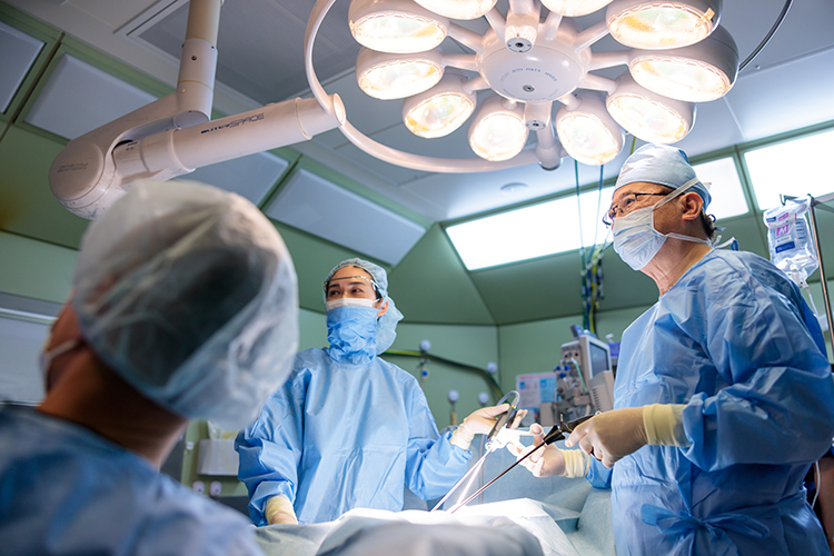 子宮筋腫を手術する大きさの目安は？ 技術と経験が光る腹腔鏡手術